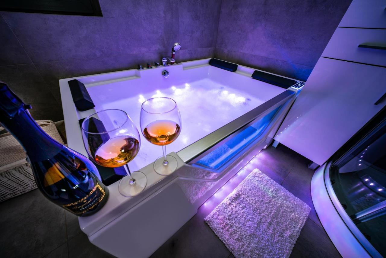 Domek Hot Tub Jacuzzi Chillout Kolobrzeg Dış mekan fotoğraf